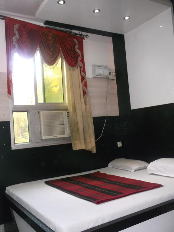 Hotel Abhineet Palace Jaipur Room photo